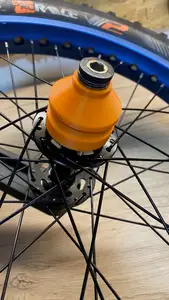 Cover to protect bearing and ISIS / Q-AXLE drive of a Unicycle