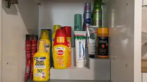 Multi-tier, multi-level bathroom shelf organizer