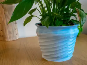 Swirling flower pot