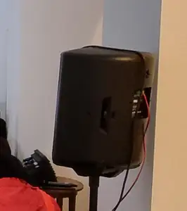 Easy mount for Speakers