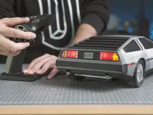 DMC Delorean RC 1/10