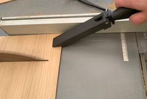 Adjustable push stick for circular saw