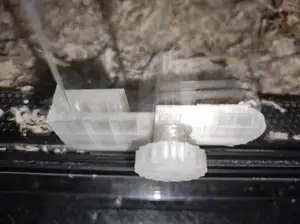 Zámek na terarium (sleněná posuvná dvířka) --- Terrarium (glass slide door) lock