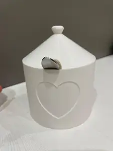 Sugar bowl