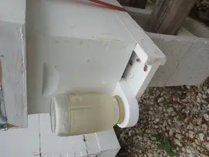Bee Hive Entrance Feeder for Mason Jar