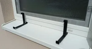 Flower box holder for plastic window - Držák truhlíku na plastové okno