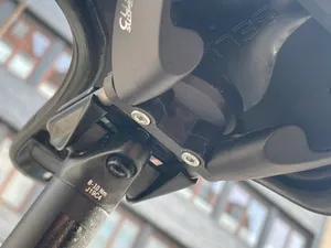 Air Tag bike saddle rail mount