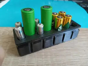 AA/AAA/18650 cell organizer insert for 1x3 gridfinity bin