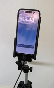 Iphone 15 Pro tripod holder (with Apple Mag-Safe silicone case)