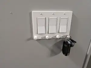 3 Gang Decora Plate With Key Hooks