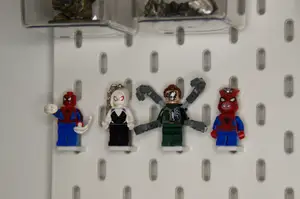 IKEA Skadis | Flat & Easy LEGO Minifigure Mount