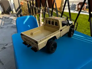 MN82 footsteps and trailer hitch