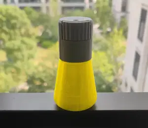 Another salt / sugar dispenser