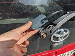 Updated! Toyota (Aygo) Rear windshield wiper cap