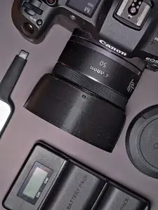 Canon RF 50mm F/1.8 STM Lens Hood