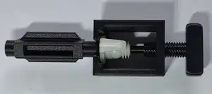 Press out tool for reflector bracket VW Golf 3