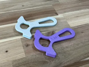Radius jigs for handheld routers