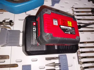 Einhell 12 V Powercharger @ IKEA Skadis