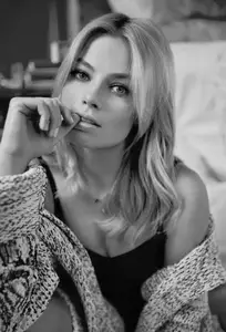 Margot Robbie Hueforge