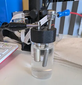 Pioreactor vial cap with hole for 6mm electrode