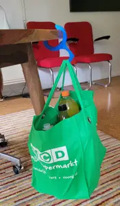 Secure Table Hook for Bag - Thief-Deterrent Design