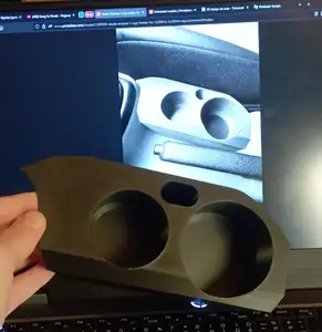 Skoda Octavia 1 cup holder for 2 different cup sizes + vape