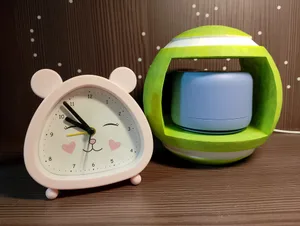 Alice speaker stand