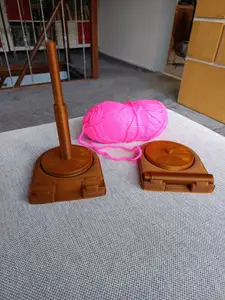 Extendable Travel Yarn Holder with rotating plate
