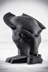 Predator Mask with Stand