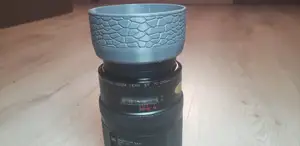 Canon zoom lens EF 70-210mm 1:4 sun shade