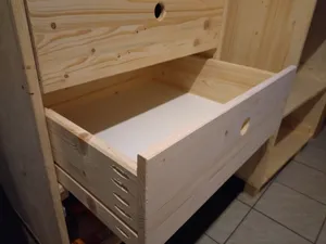 Slides and Jigs for Drawers (Schubladenauszug mit Hilfmittel)