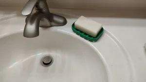 Soap Dish with Drains and Walls (for round sinks)