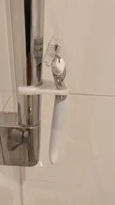 Gillette Venus Intimate razor holder for shower pipe