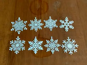 Pack N° 3 - 8 flocons de neige à suspendre - 8 snowflakes to hang