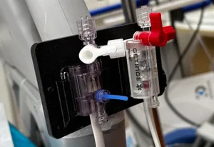 Pressure transducer holder for Edward and Maquet transducer