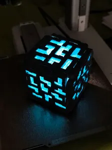 Minecraft - Illuminating Diamond Ore Cube - Replica