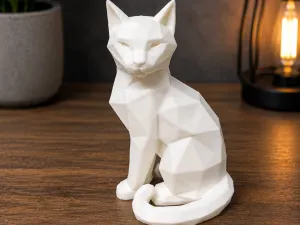 Polygon Cat – Elegant Polygon Cat Sculpture