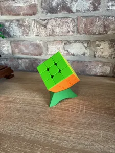 Rubick's cube stand