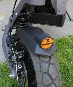 AUSOM L2 electric scooter - Front Fender Cap with Screw
