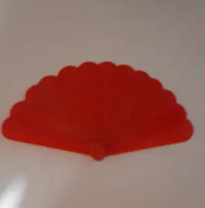 Clasic fan with staired leaf pattern