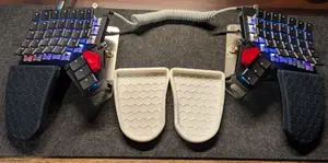Moonlander wrist pad