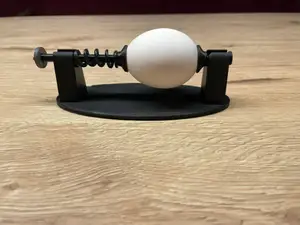 Paint‑A‑Egg Stand / Eier‑Malhilfe