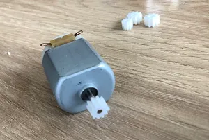 gear wheel for Arduino motor - Roue dentée pour moteur Arduino