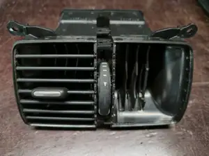 VW Passat rear AC Air Vent fin