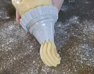 Pastry nozzle with ring V2