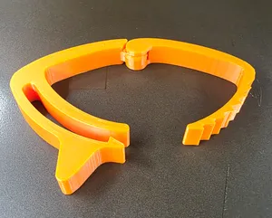 Ratcheting carabiner / cable clamp