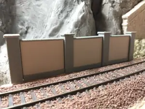 Multicolor Modular Wall with Columns, H0 (1:87) – Perfect for Model Railways & Dioramas.