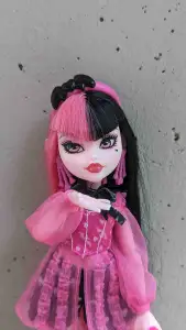Earrings Draculaura Dawn of the Dance Monster High