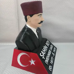 Şahin Bey Büstü