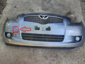 Toyota Yaris első vonószem takaró